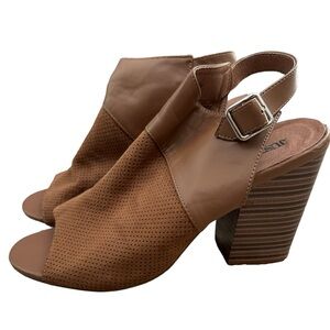 JustFab Rellia Peep Toe Slingback Block Heel Sandal 8.5 Taupe